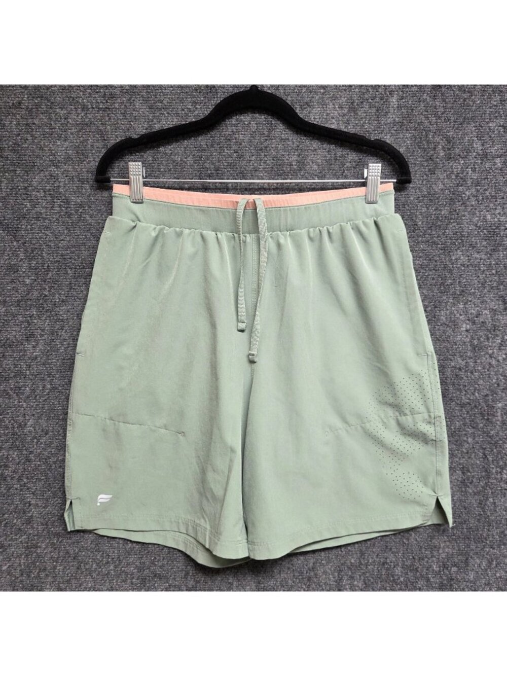 Fabletics Shorts Mens Medium Green The Fundamental II Unlined 7" Inseam Short